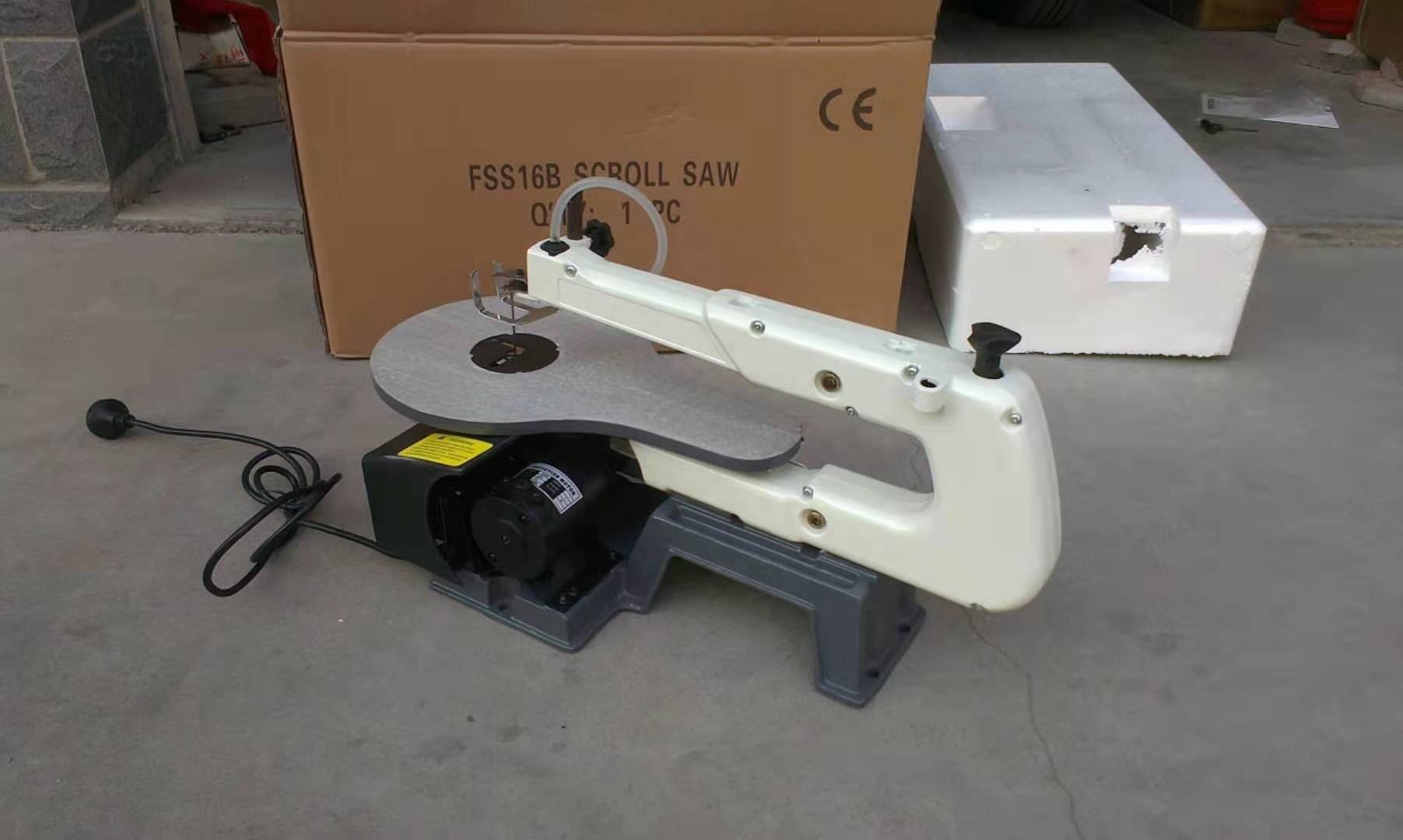 Przemysłowa stół tnący do drew – Electric Reel recenzja i cena